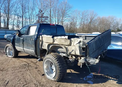 2017 GMC Sierra 2500Hd Denali z USA, uszkodzony, nr VIN 1GT12UEY7HF160230